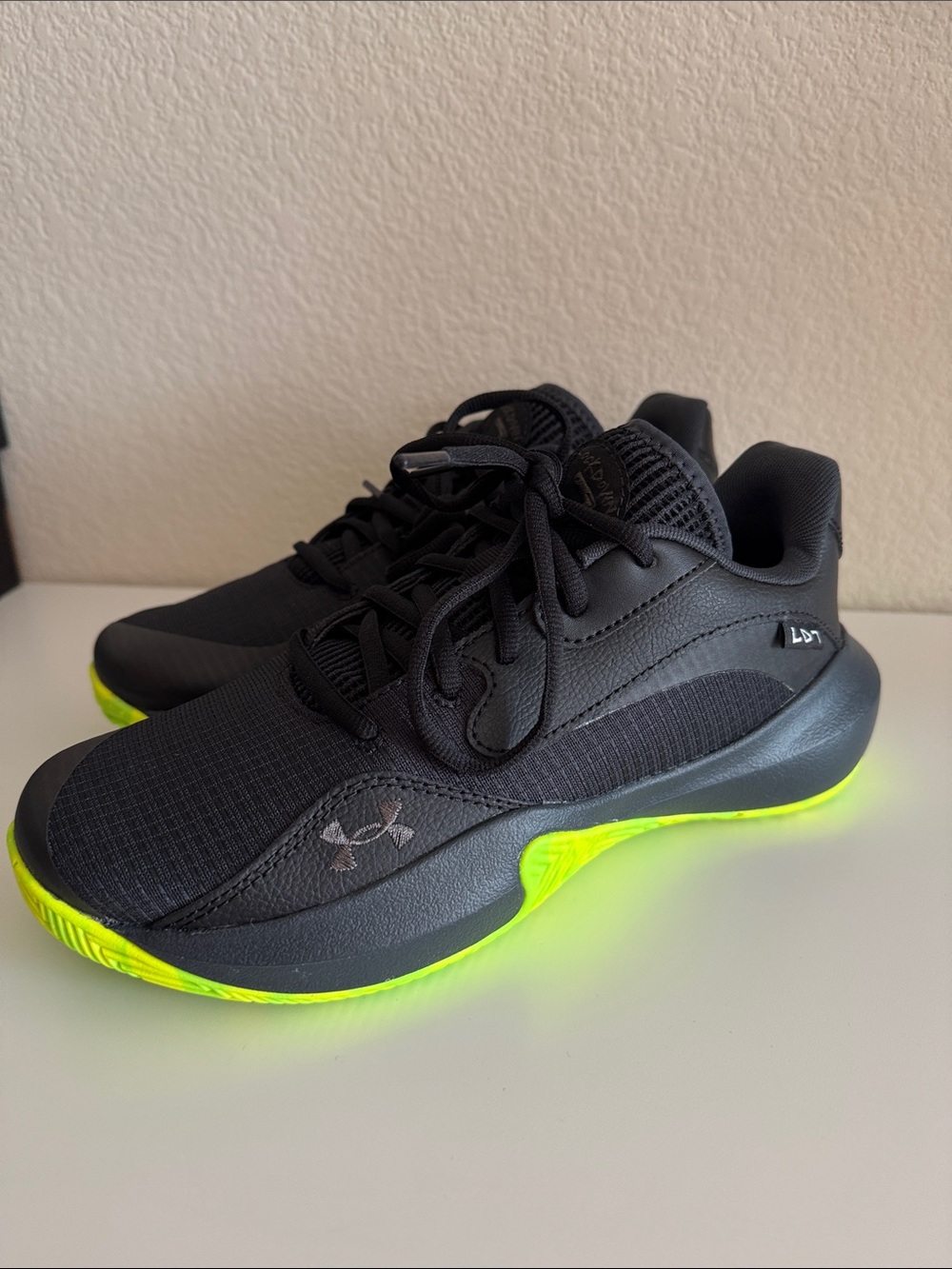 Under Armour Men's Black Trainers with Neon Yellow-Green Outsole